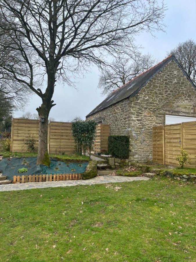 La Petite Maison De Kerguiniou Glomel Buitenkant foto
